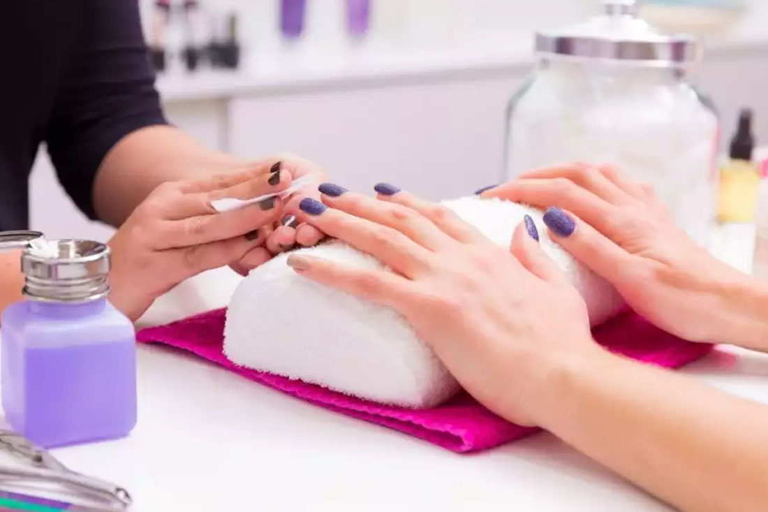 Manicure Services in south west delhi