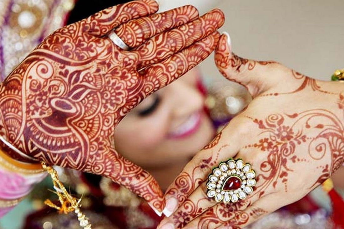 Cocktail & Mehndi Makeup Services in gautam buddha nagar